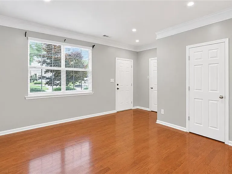 559 Windstone Trl — Photo 3