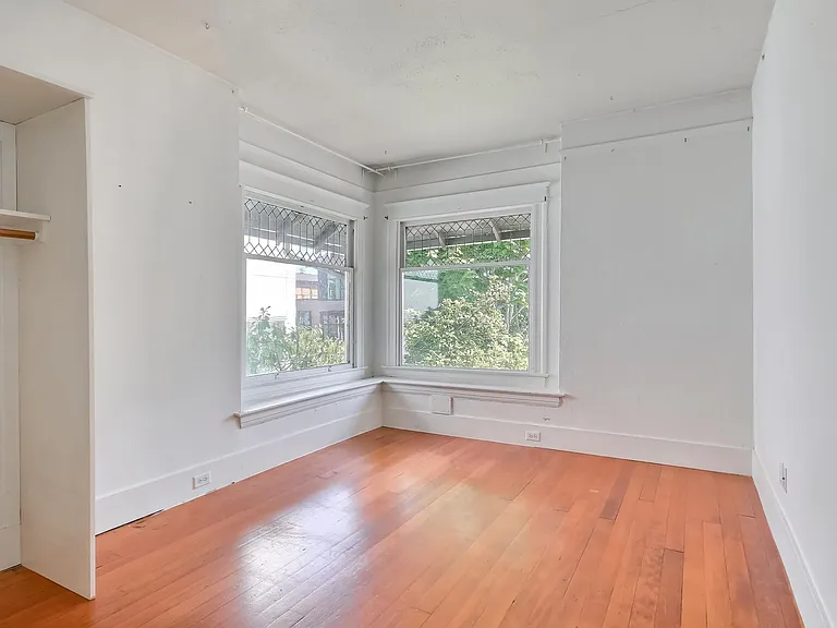 4717 19th Ave NE — Photo 15