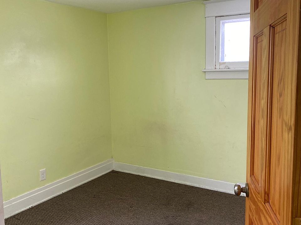 1st image of 246 Hastings Ave