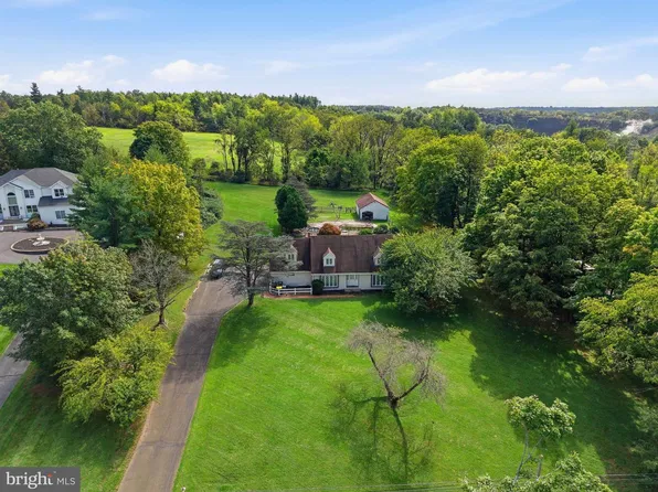927 Mill Creek Rd, Newtown, PA 18940