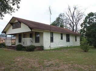601 5th St, Queen City, TX 75572