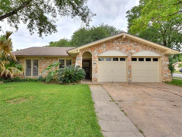 1st image of 10204 Oak Hollow Dr