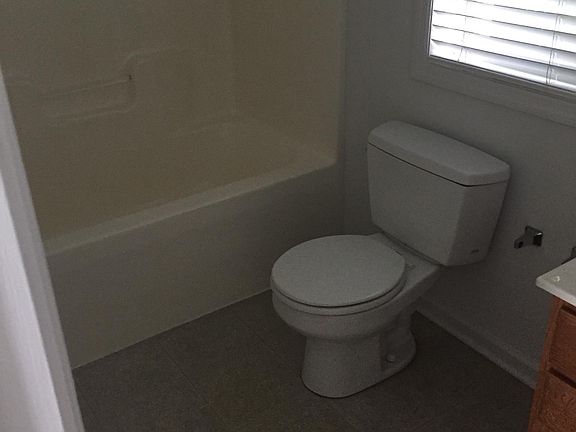4th image of 615 Franklin St
