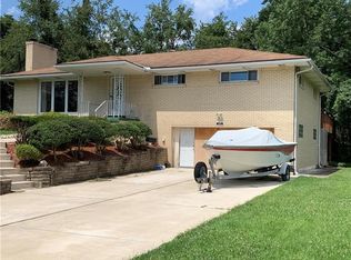 433 Colonial Dr, Monroeville, PA 15146