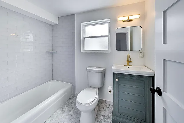 4219 N Albany Ave #2 — Photo 6