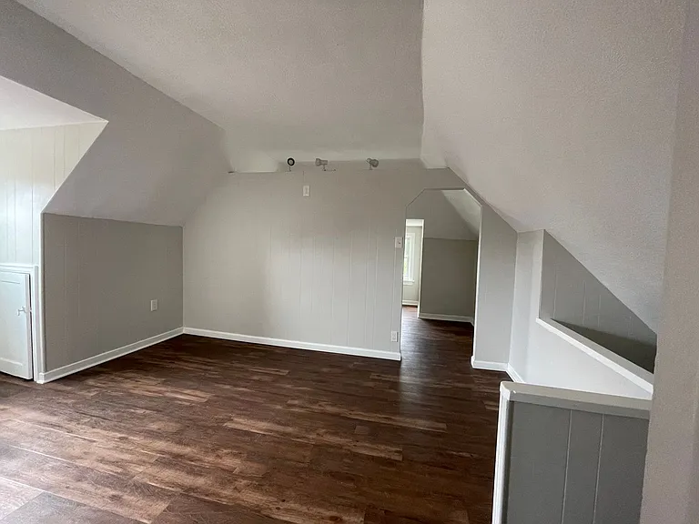 147 Meade Ave - (06120) — Photo 5