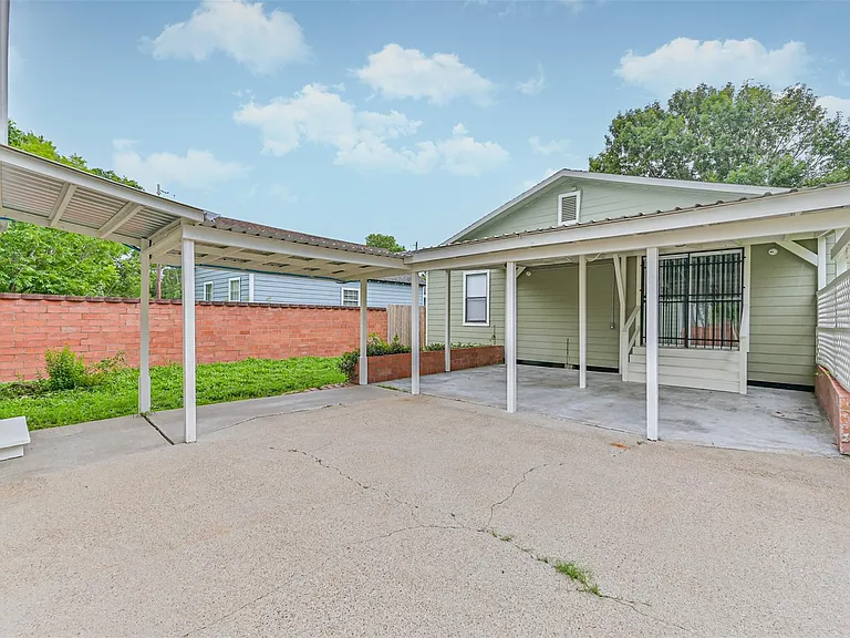 5220 Krueger Dr — Photo 15