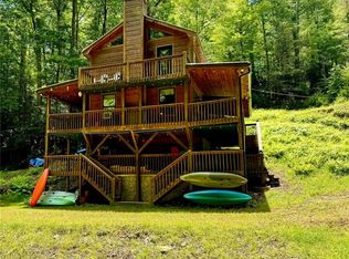 216 Sourwood Dr, Blue Ridge, GA 30513