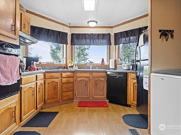 3rd image of 5500 Road 3 NW