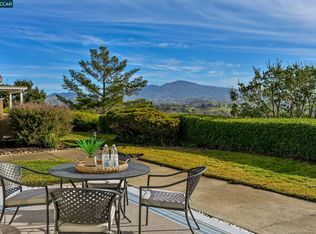 2116 Golden Rain Rd APT 4, Walnut Creek, CA 94595