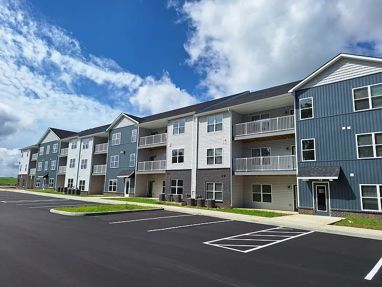 Bierhaus Flats Apartments — Photo 8