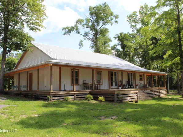 154 Country Oak Cir, Lucedale, MS 39452