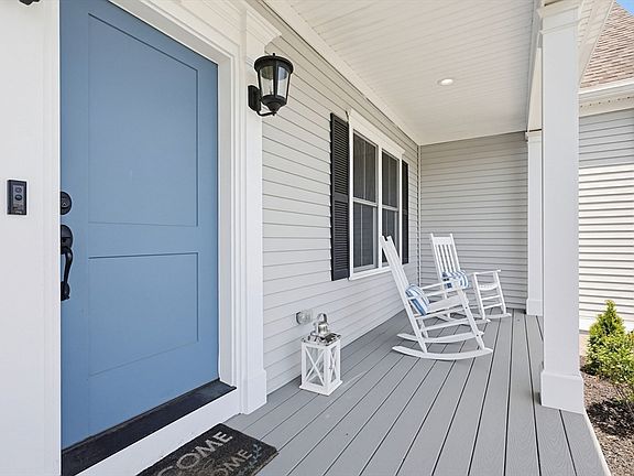 3rd image of 42 Caspian Way