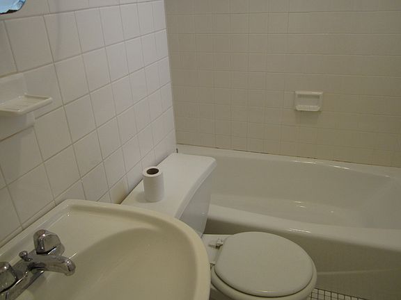 5th image of 415 E 71st St APT 4E