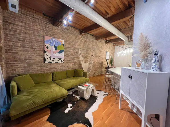 225 W Huron St, Chicago, IL