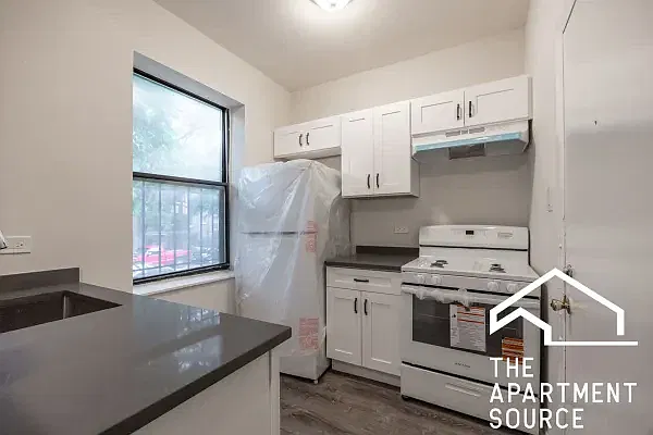 7721 N Marshfield Ave — Photo 3
