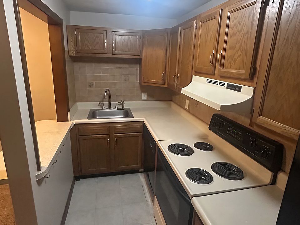 2nd image of 616 Boston Post Rd E APT 3
