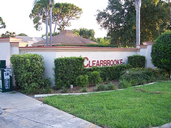 3rd image of 1893 Clearbrooke Dr