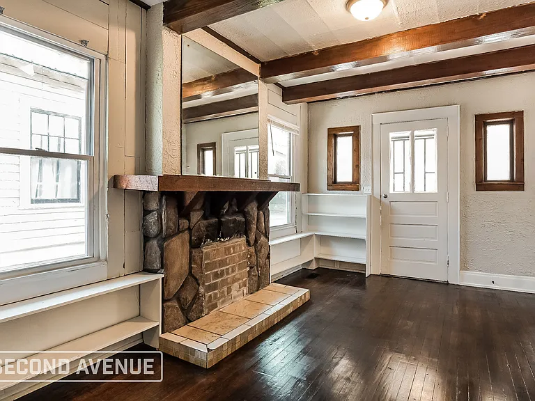 518 Oak Pl — Photo 4