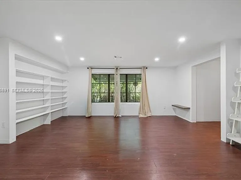 3490 William Ave — Photo 5