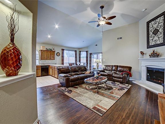 5th image of 1200 Juniper Ln