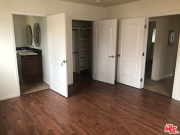 5th image of 1415 Centinela Ave