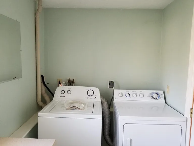 90 Tower Ave #B — Photo 24