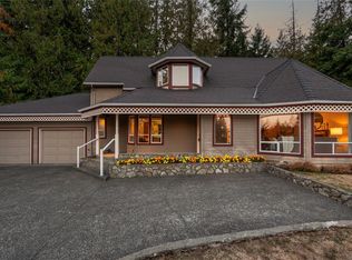 1575 Dean Park Rd, North Saanich, BC V8L 5E5