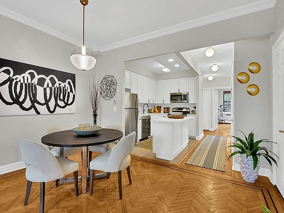 2nd image of 9 Mount Morris Park W Unit 4A
