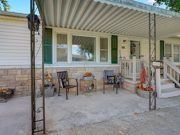 5th image of 105 Wells St