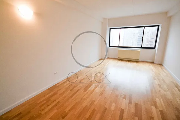 Rented by Olnick Organization | media 36