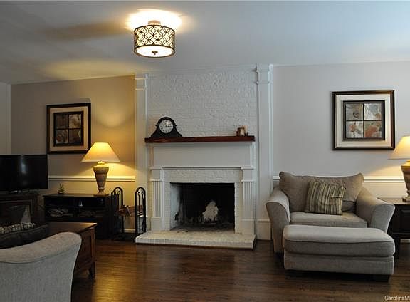 5th image of 15130 Chilgrove Ln