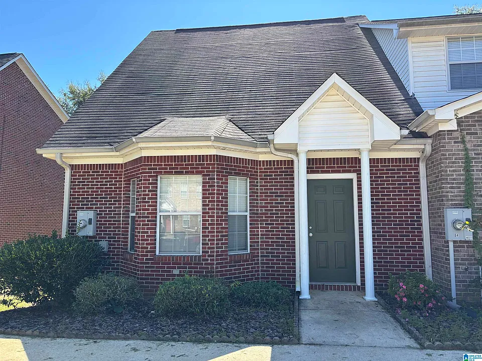 66 Park Dr S