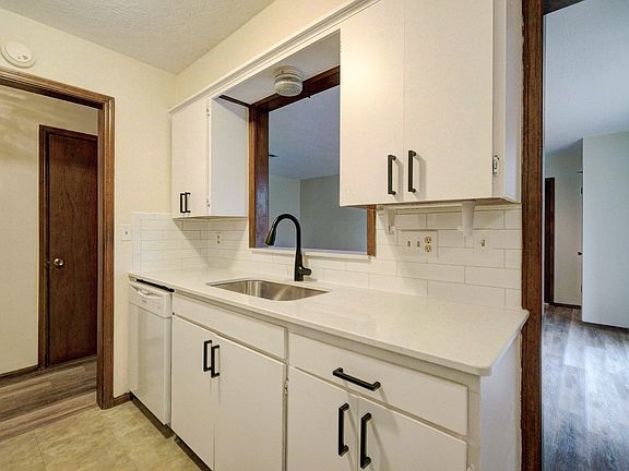 5th image of 2244 Donna Dr