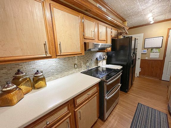 3rd image of 219 Wesley Dr
