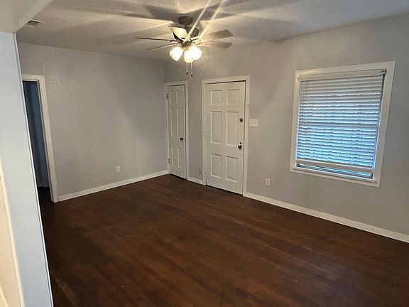 2nd image of 138 S Park Blvd