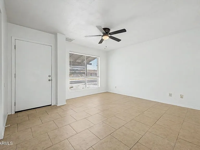 1508 W Rockwood Dr — Photo 2