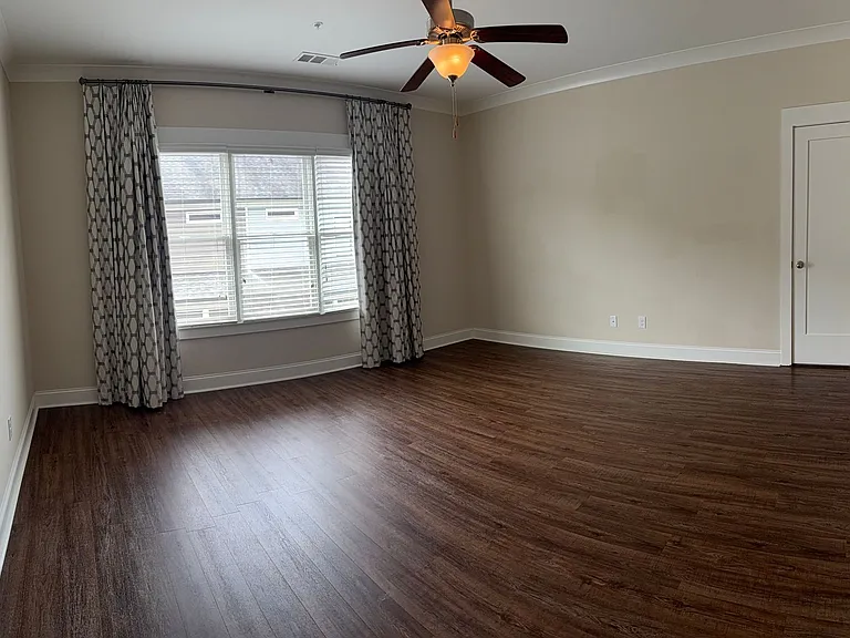155 Inwood Walk — Photo 10