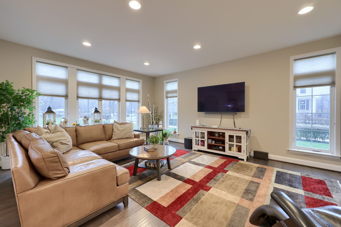 next background image