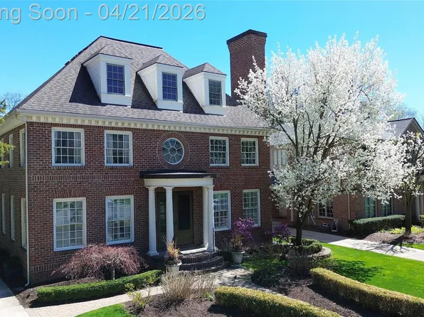 364 Chesterfield Ave, Birmingham, MI 48009