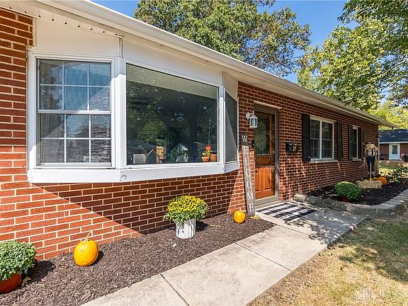 5th image of 24 Westbrook Ln