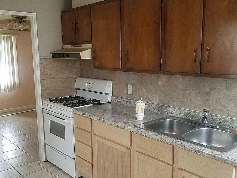 345 Kinsmoor Ave — Photo 6
