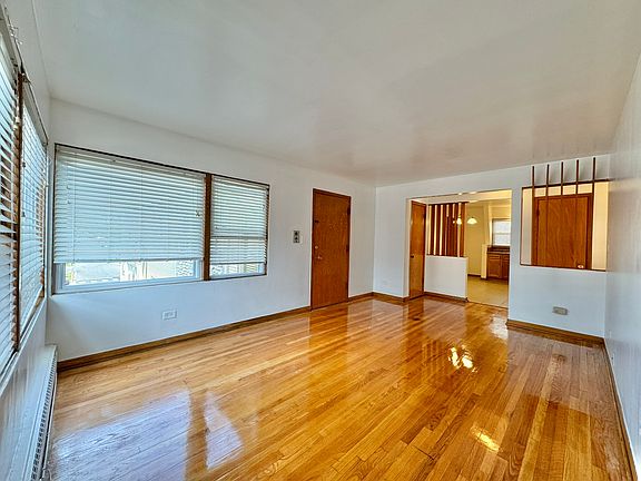 3rd image of 2312 N Harlem Ave APT 3W