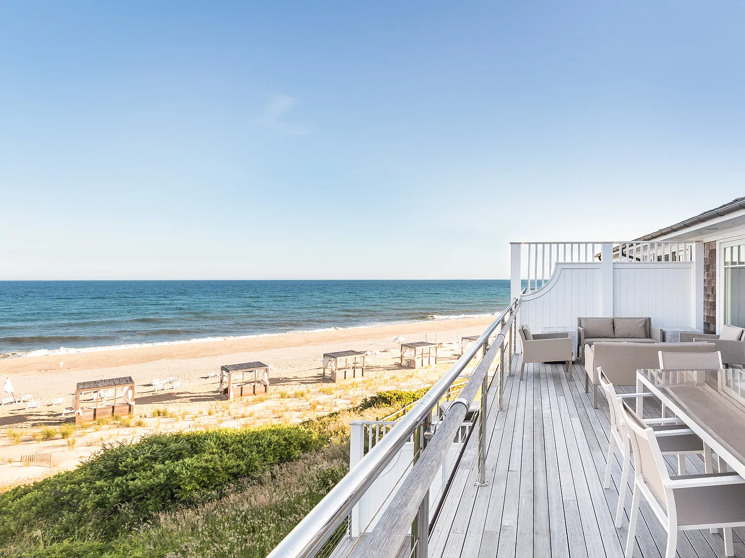 Luxury Montauk Gurney's Oceanfront — Photo 3
