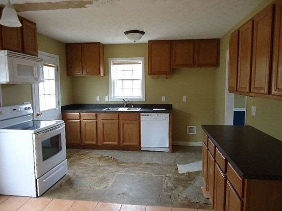 5th image of 622 Lismore Dr