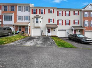 208 Country Ridge Dr, Red Lion, PA 17356