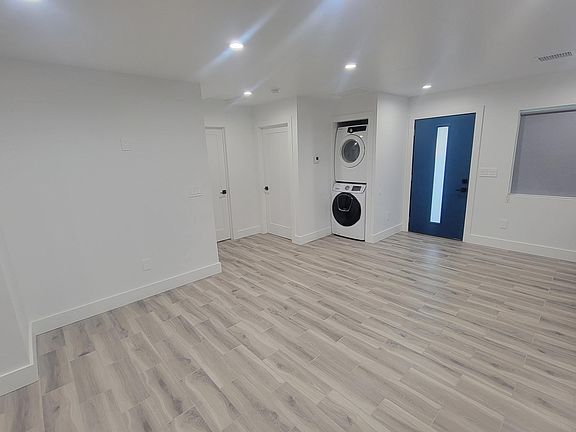 4th image of 944 N Palm Ave