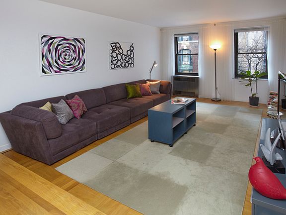 2nd image of 155 W 71st St APT 4A