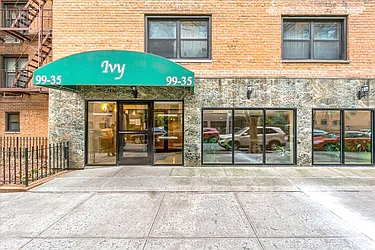 【中古】 On The House 99-35 59th Avenue #5L in Corona, Queens | StreetEasy