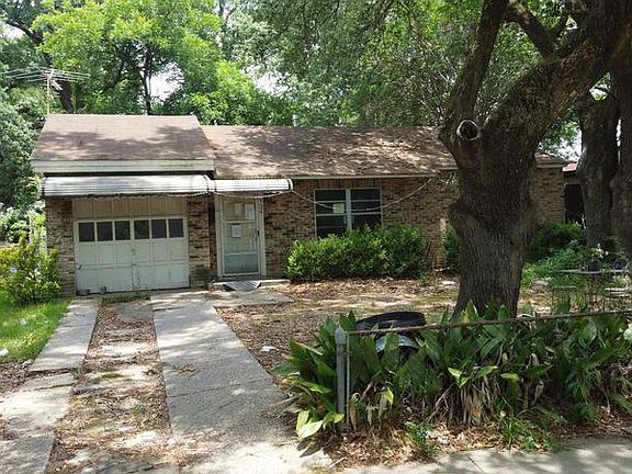 3rd image of 2734 Sunnybrook St